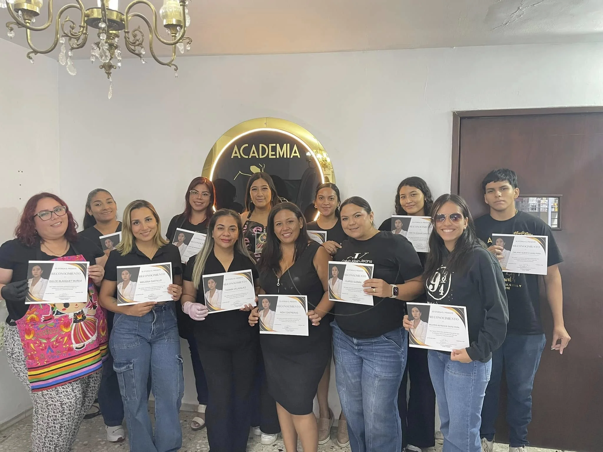 Manicura Combinada y Técnica Híbrida