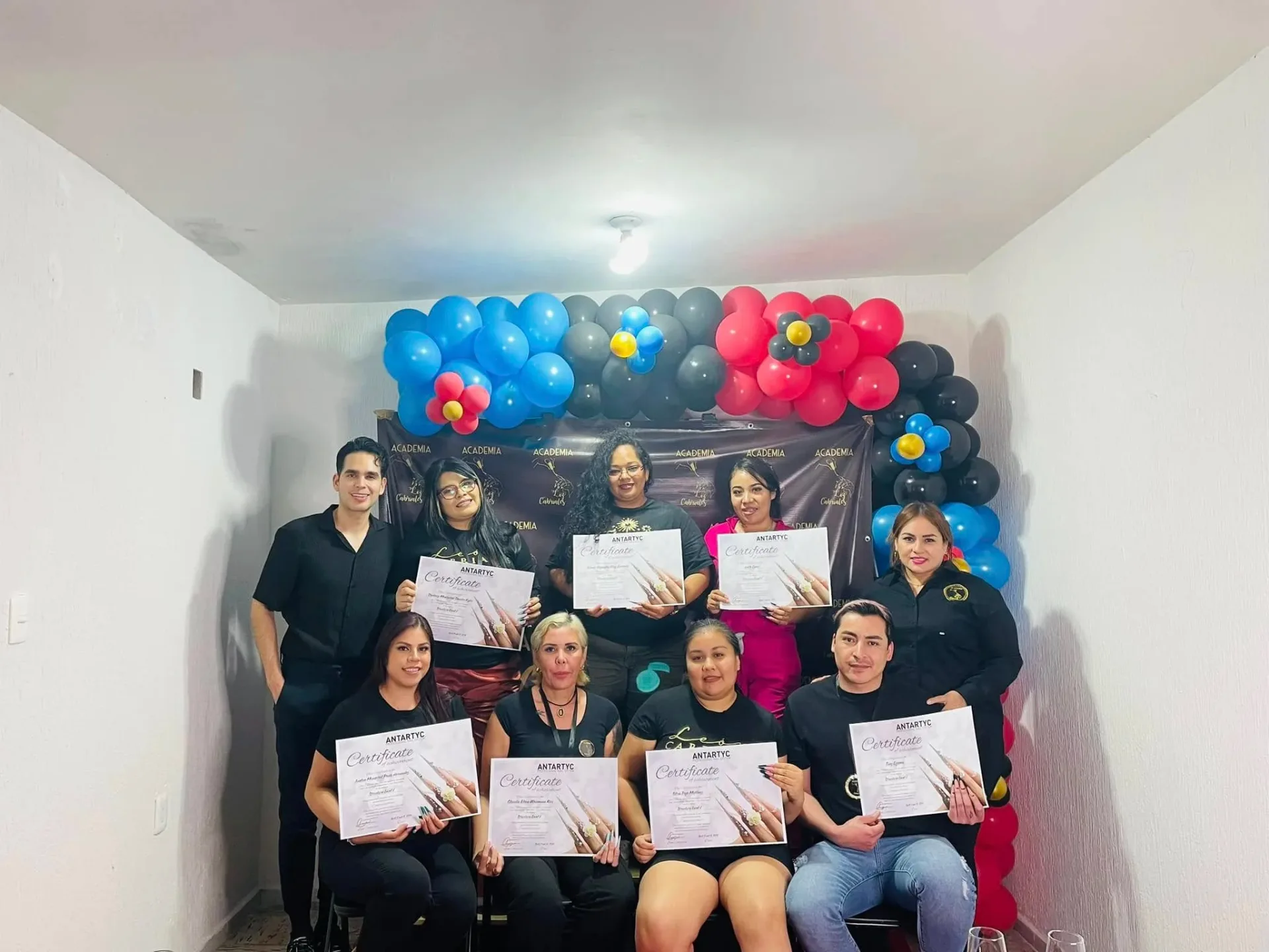 Curso impartido por el Master León Cabriales con el Tema de Estructura Nivel 1.