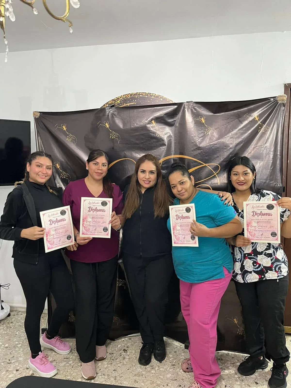 Curso impartido por la maestra Lizeth Cabriales con el módulo 1 de pedicure spa.